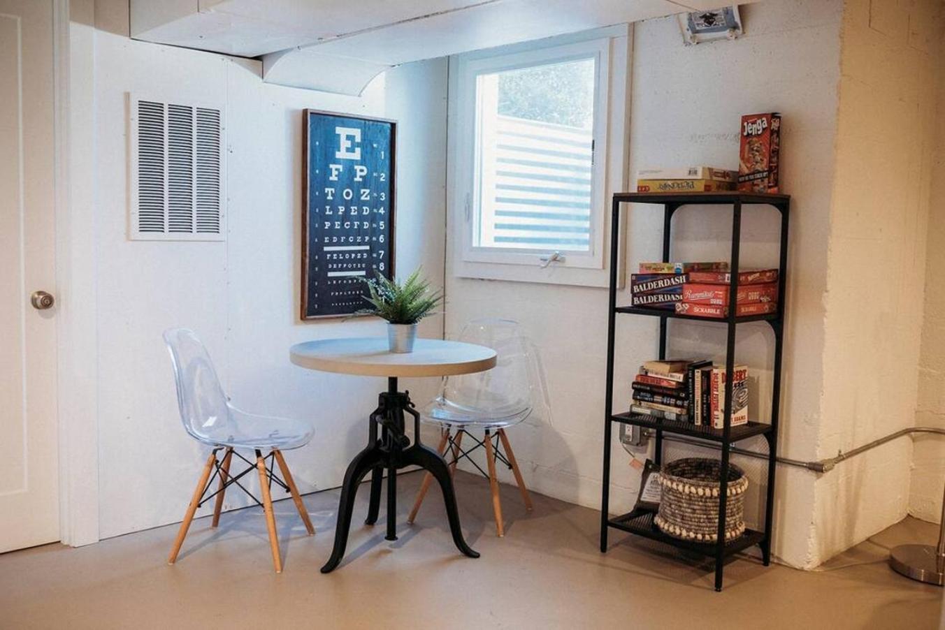 Style Meets Comfort In Beautiful Design Vancouver Bagian luar foto