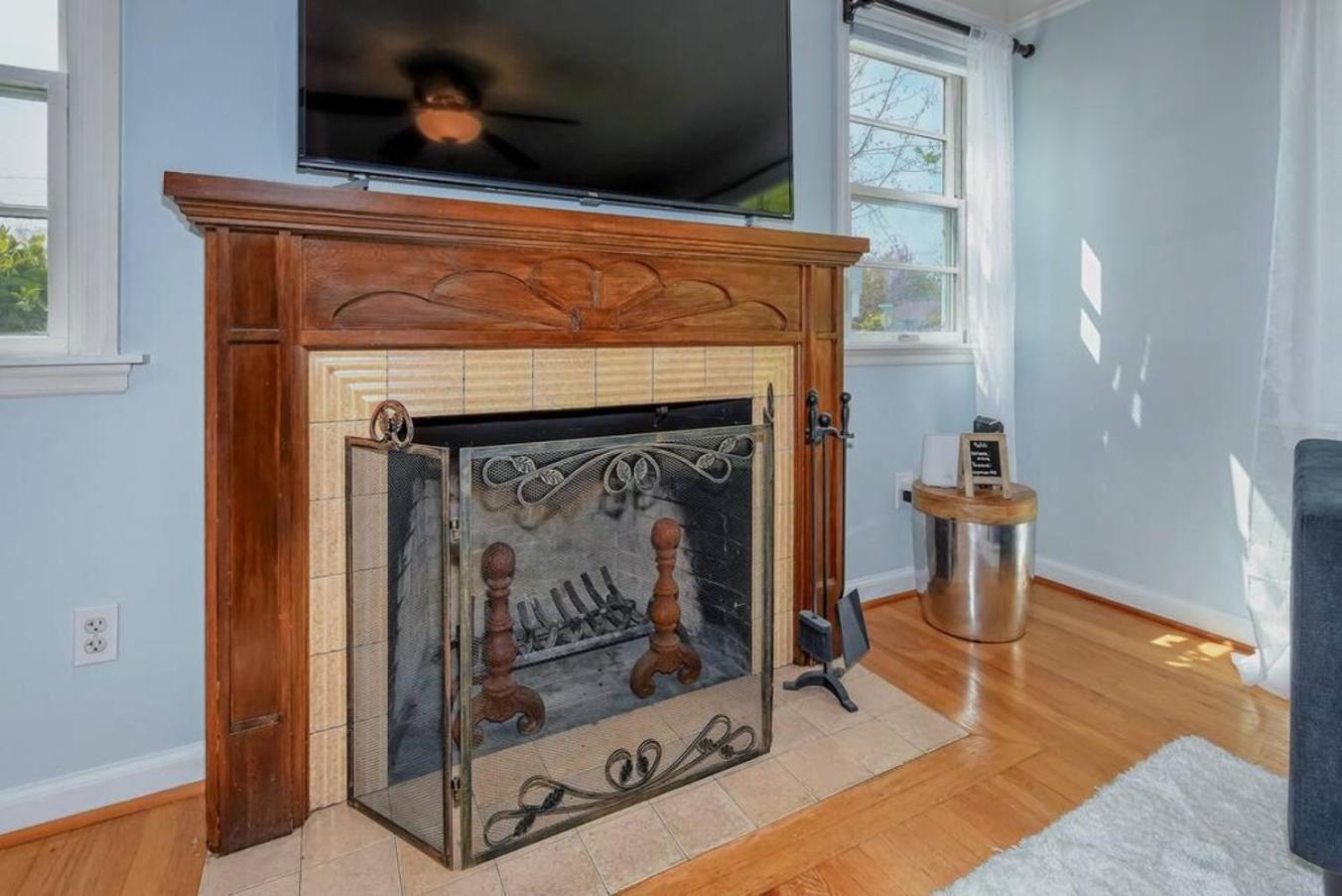 Style Meets Comfort In Beautiful Design Vancouver Bagian luar foto